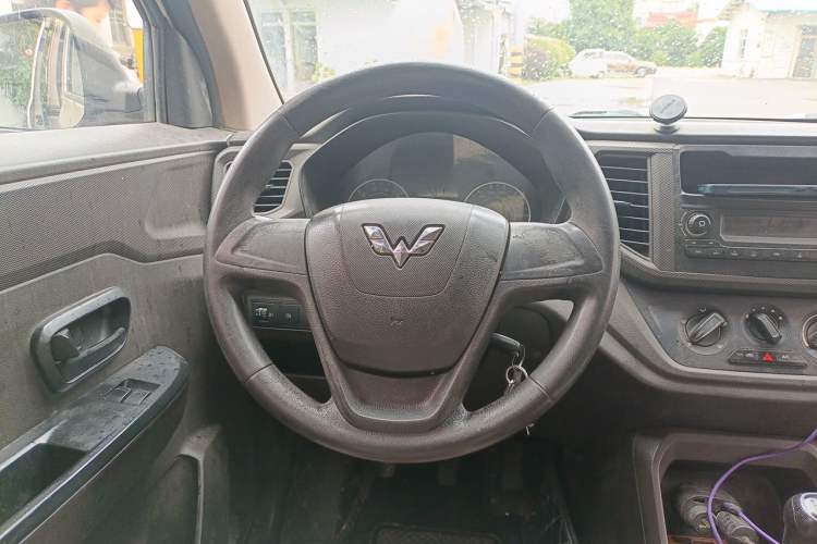 Used Wuling Hongguang V 2019 1.5L Base Version China VI LAR Steering Wheel