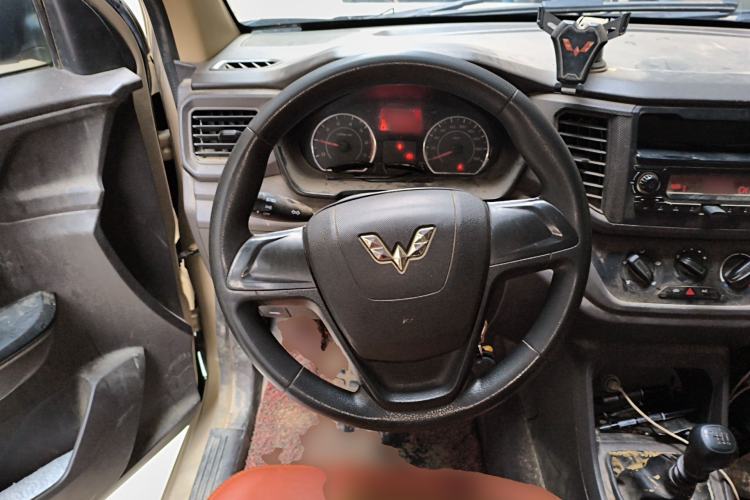 Used Wuling Hongguang V 2019 1.5L Standard Version China VI LAR Steering Wheel