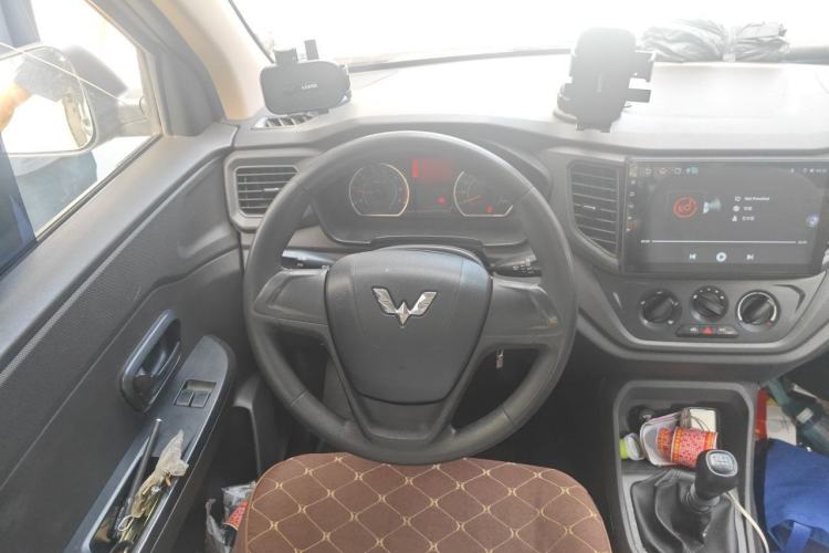 Used Wuling Hongguang V 2019 1.5L Jingqu Version China VI LAR Steering Wheel
