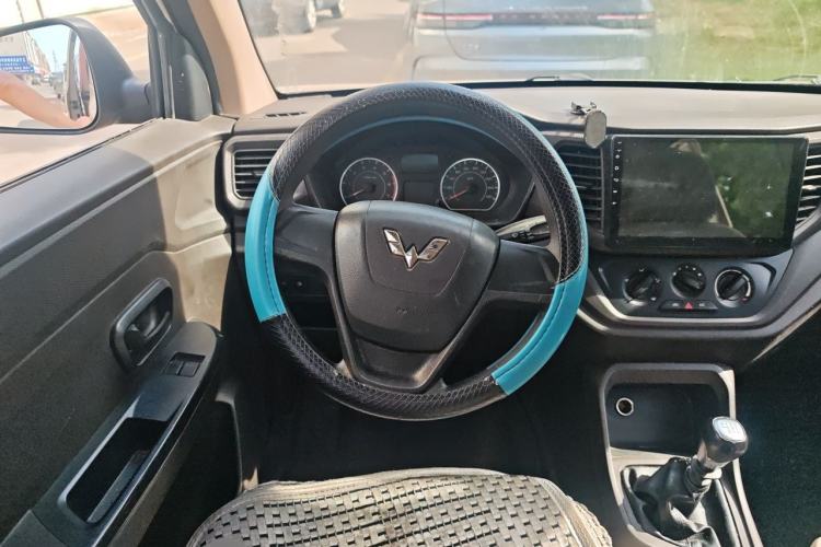 Used Wuling Hongguang V 2019 1.5L Jingqu Version China VI LAR Steering Wheel
