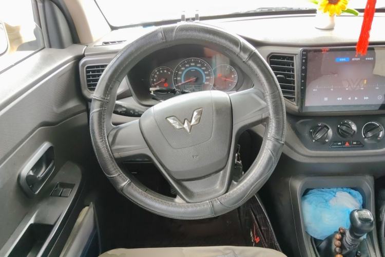 Used Wuling Hongguang V 2019 1.5L Enjoyment Version China VI LAR Steering Wheel