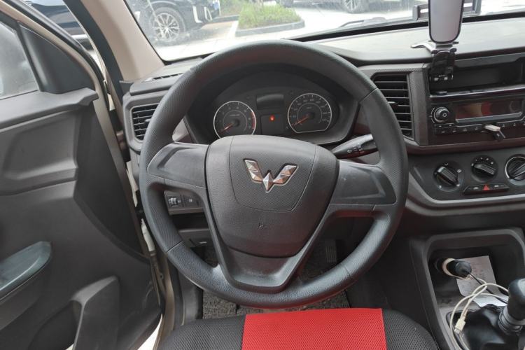 Used Wuling Hongguang V 2019 1.5L Jingqu Version China VI LAR Steering Wheel
