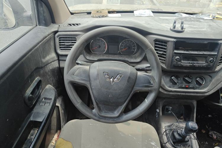 Used Wuling Hongguang V 2019 1.5L Standard Version China VI LAR Steering Wheel