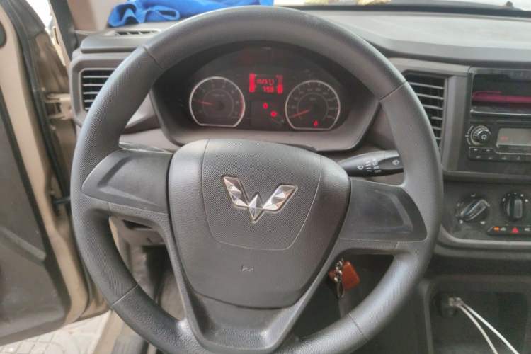 Used Wuling Hongguang V 2019 1.5L Jingqu Version China VI LAR Steering Wheel