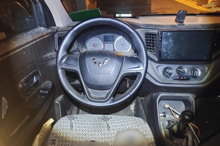 Used Wuling Hongguang V 2019 1.5L Jingqu Version China VI LAR Steering Wheel