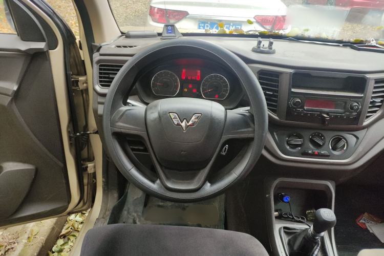 Used Wuling Hongguang V 2019 1.5L Jingqu Version China VI LAR Steering Wheel