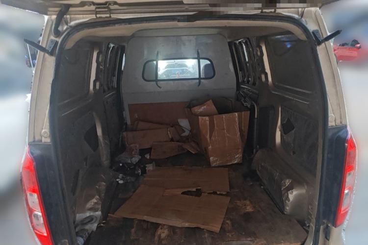 Used Wuling Hongguang V 2019 1.5L Jingqu Edition Sealed-Window Vehicle China VI LAR Trunk