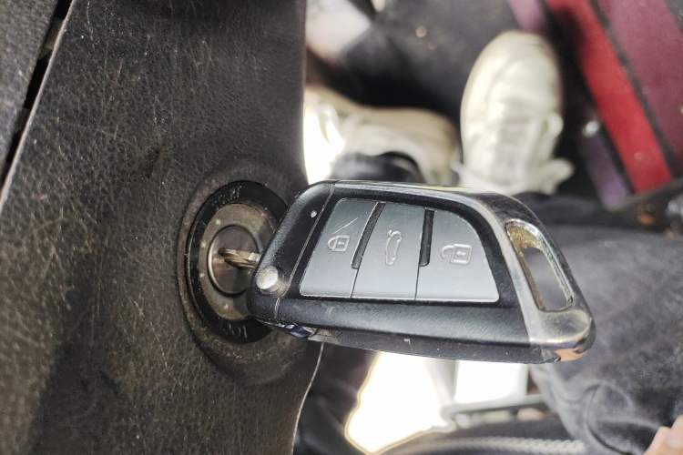 Used Wuling Hongguang V 2019 1.5L Enjoyment Version China VI LAR Vehicle Key