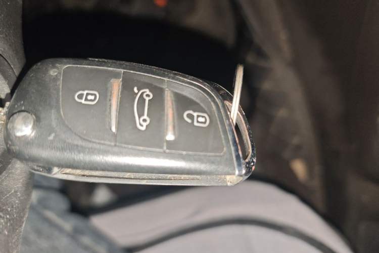 Used Wuling Hongguang V 2019 1.5L Jingqu Version China VI LAR Vehicle Key