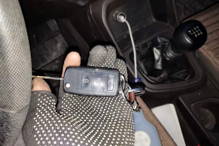 Used Wuling Hongguang V 2019 1.5L Standard Version China VI LAR Vehicle Key