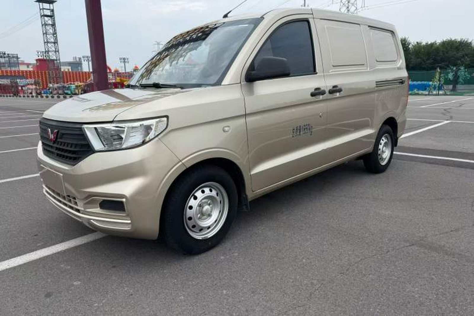 Фото Wuling с площадки