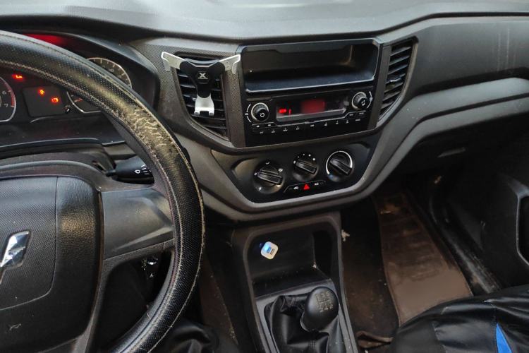 Used Wuling Hongguang V 2020 Model 1.2L Jingqu Edition China VI LSI Audio And AC Panel