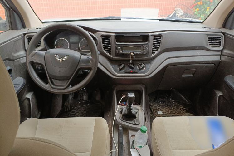 Used Wuling Hongguang V 2020 1.5L Commercial Vehicle China VI LAR Center Console