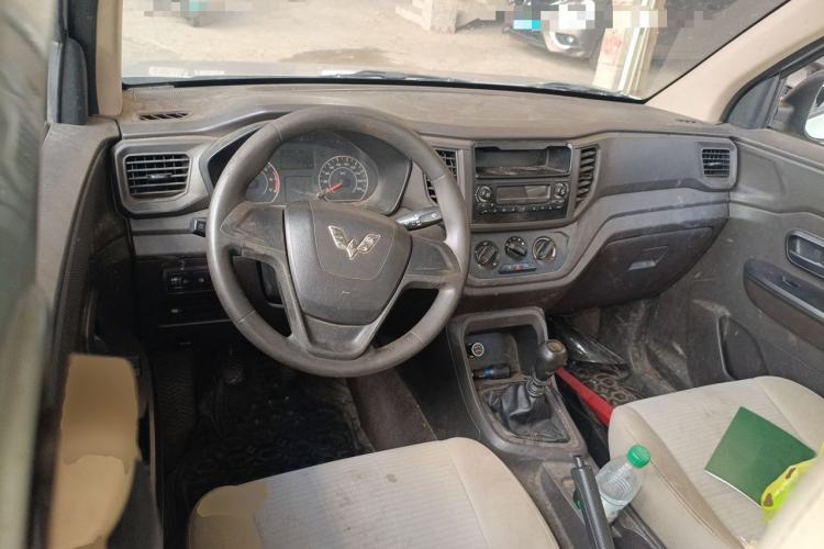 Used Wuling Hongguang V 2020 1.5L Commercial Vehicle China VI LAR Center Console