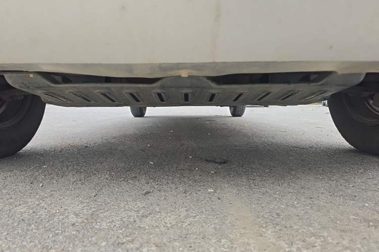 Used Wuling Hongguang V 2020 1.5L Commercial Vehicle China VI LAR Chassis Front