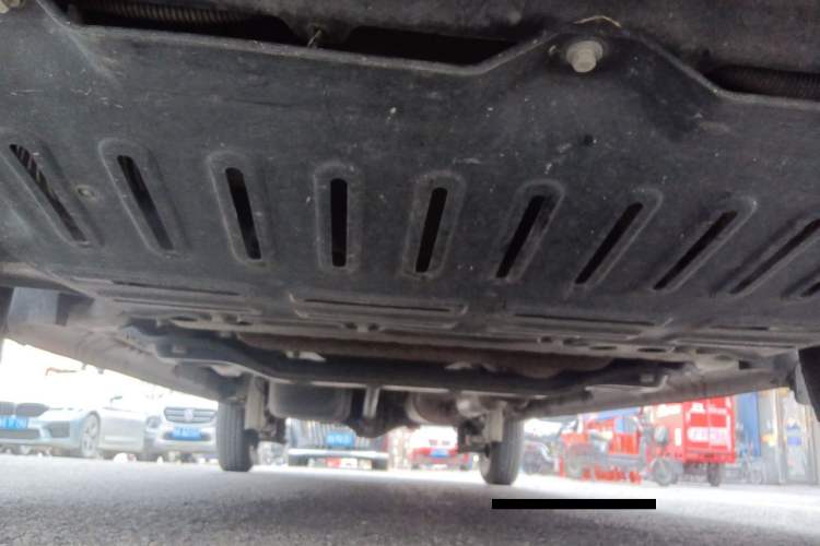 Used Wuling Hongguang V 2020 1.5L Commercial Vehicle China VI LAR Chassis Front