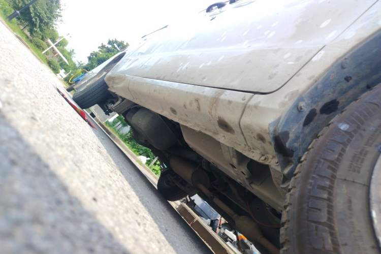 Used Wuling Hongguang V 2020 Model 1.2L Jingqu Edition China VI LSI Chassis Front Right