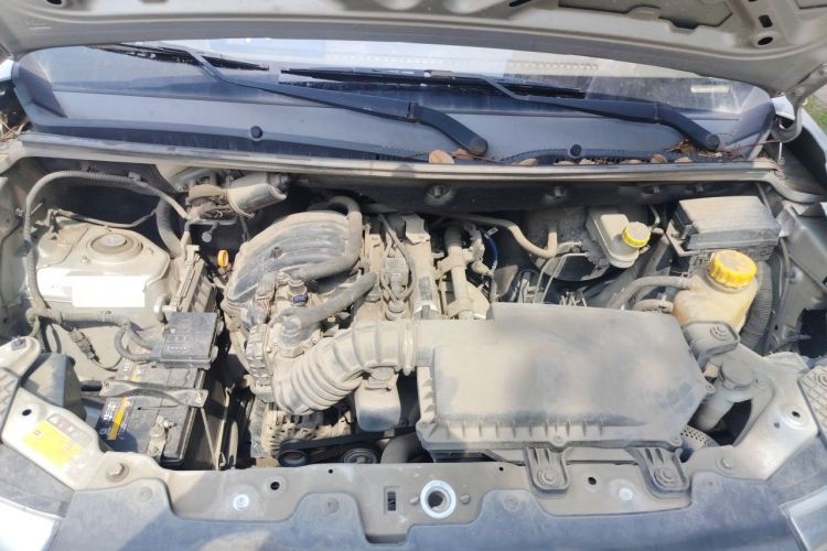 Used Wuling Hongguang V 2020 Model 1.2L Jingqu Edition China VI LSI Engine Bay