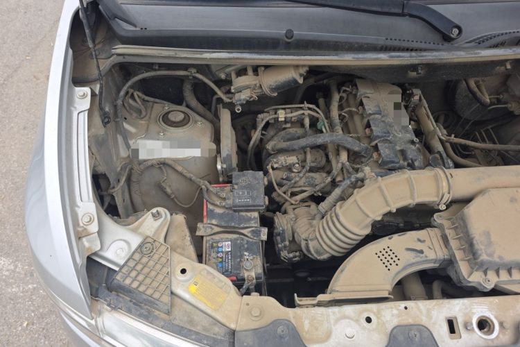 Used Wuling Hongguang V 2020 1.5L Commercial Vehicle China VI LAR Engine Bay Right