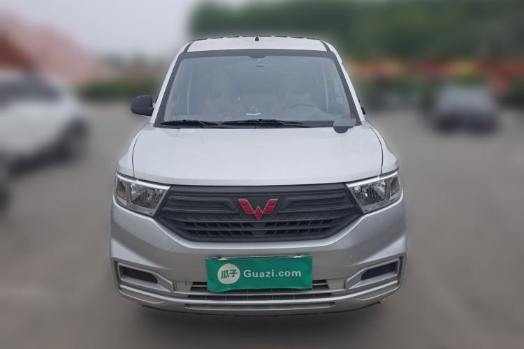 Used Wuling Hongguang V 2020 1.5L Commercial Vehicle China VI LAR Front