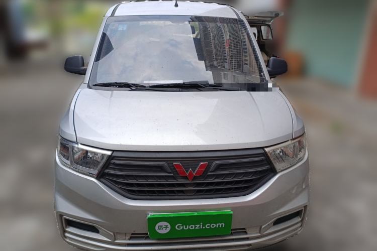 Used Wuling Hongguang V 2020 1.5L Commercial Vehicle China VI LAR Front