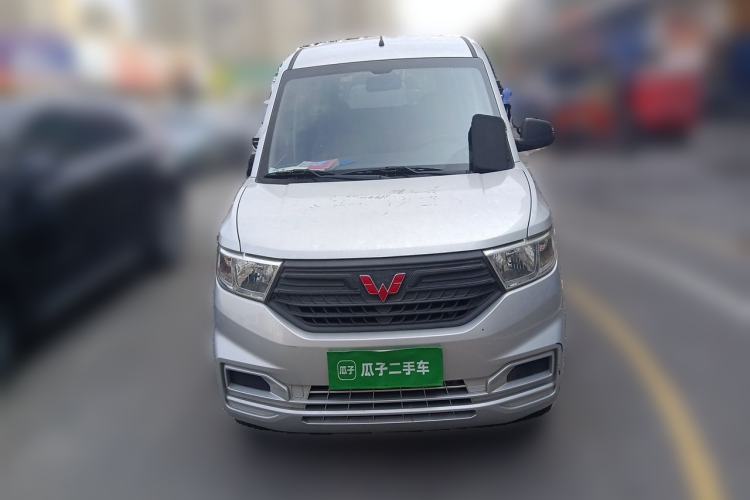 Used Wuling Hongguang V 2020 1.5L Commercial Vehicle China VI LAR Front