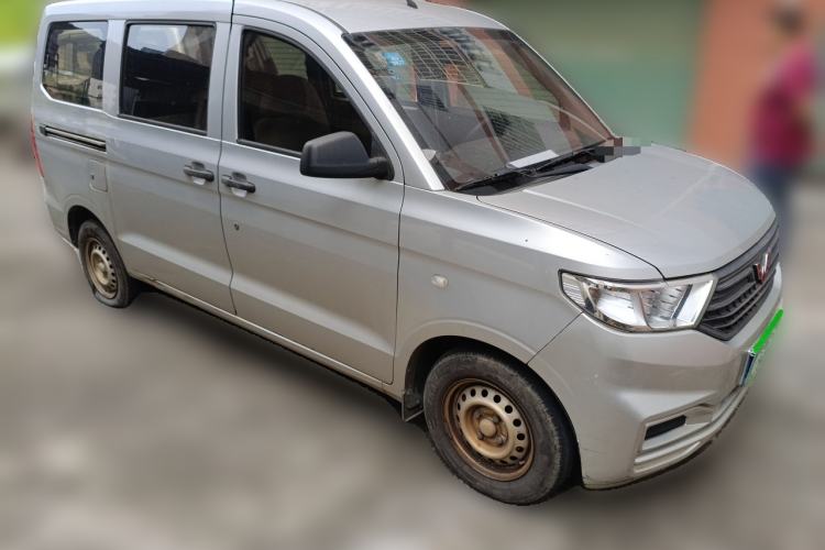 Used Wuling Hongguang V 2020 1.5L Commercial Vehicle China VI LAR Front Right 45 Deg