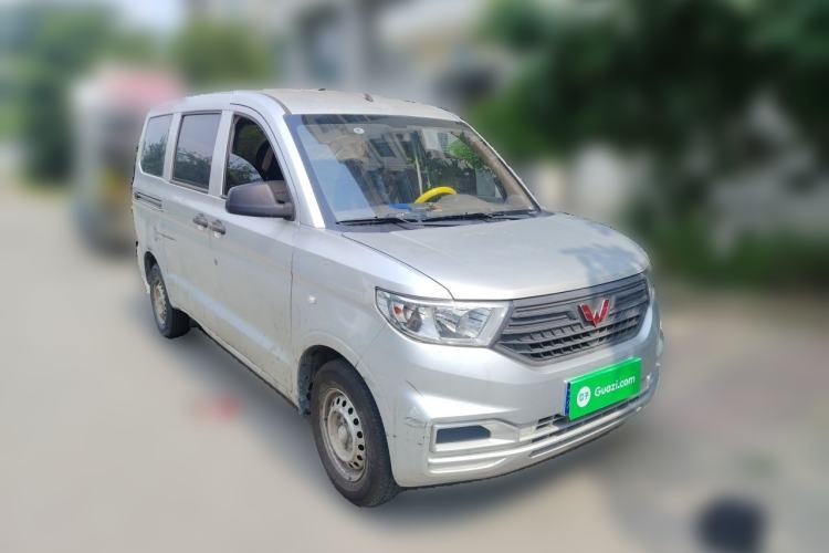 Used Wuling Hongguang V 2020 Model 1.2L Jingqu Edition China VI LSI Front Right 45 Deg