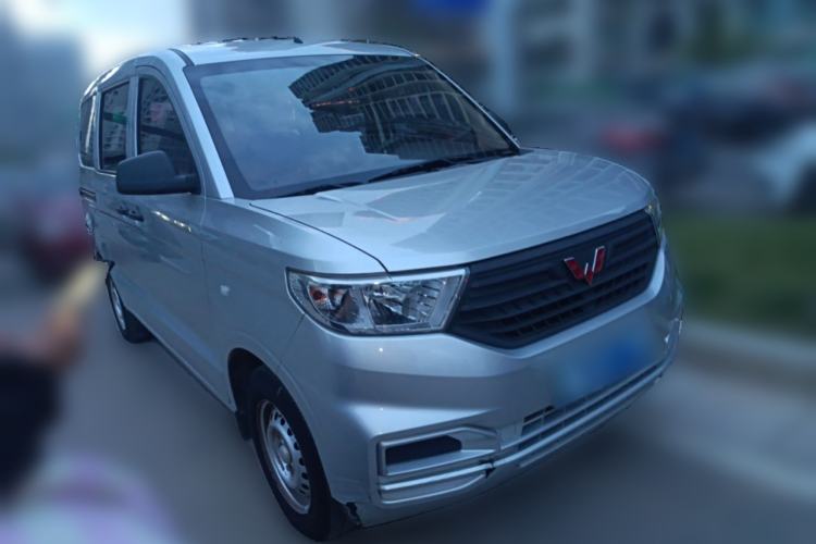 Used Wuling Hongguang V 2020 Model 1.2L Jingqu Edition China VI LSI Front Right 45 Deg