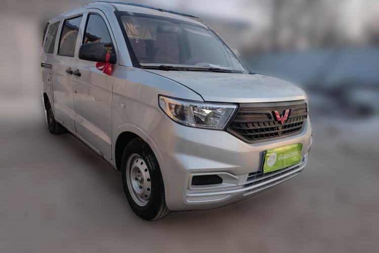 Used Wuling Hongguang V 2020 1.5L Commercial Vehicle China VI LAR Front Right 45 Deg