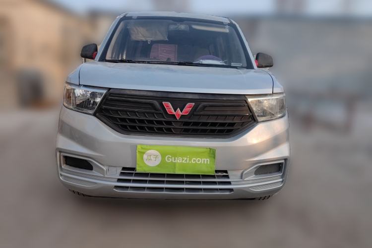 Used Wuling Hongguang V 2020 1.5L Commercial Vehicle China VI LAR Front