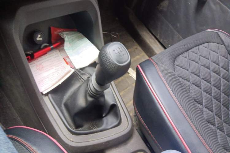 Used Wuling Hongguang V 2020 1.5L Commercial Vehicle China VI LAR Gear Lever