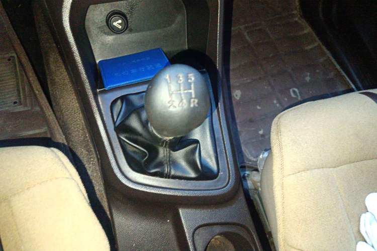 Used Wuling Hongguang V 2020 Model 1.2L Jingqu Edition China VI LSI Gear Lever