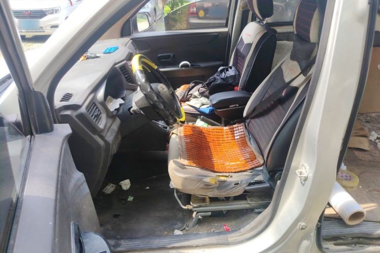 Used Wuling Hongguang V 2020 Model 1.2L Jingqu Edition China VI LSI Left Front Seat