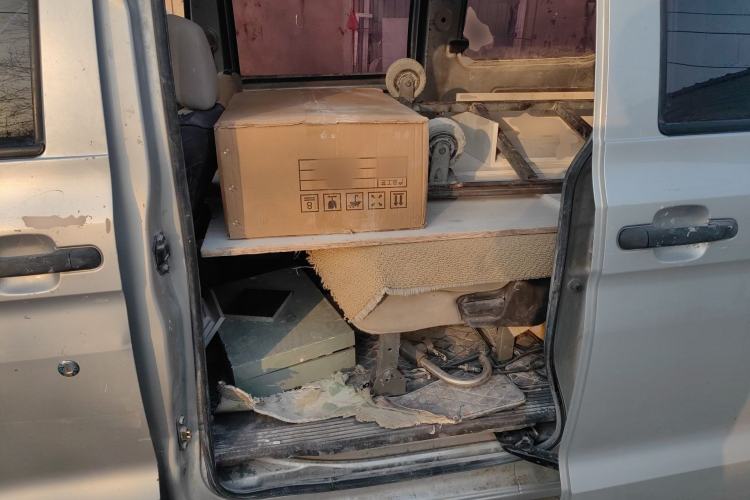 Used Wuling Hongguang V 2020 1.5L Commercial Vehicle China VI LAR Left Rear Seat