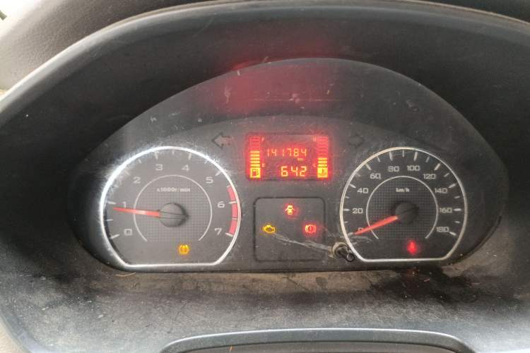 Used Wuling Hongguang V 2020 1.5L Commercial Vehicle China VI LAR Odometer Close Up