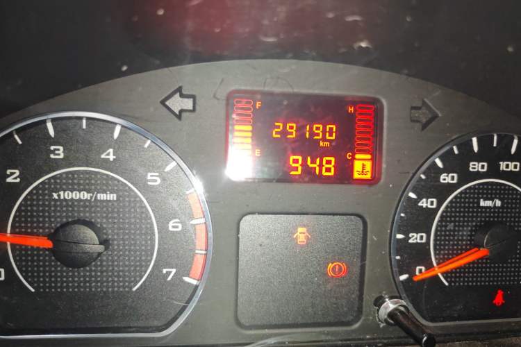 Used Wuling Hongguang V 2020 Model 1.2L Jingqu Edition China VI LSI Odometer Close Up