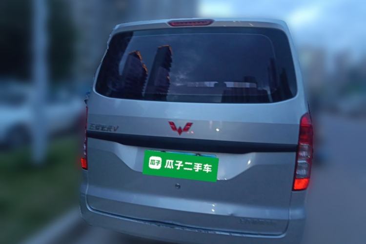 Used Wuling Hongguang V 2020 Model 1.2L Jingqu Edition China VI LSI Rear