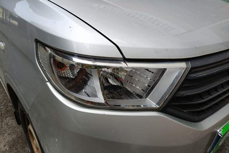 Used Wuling Hongguang V 2020 1.5L Commercial Vehicle China VI LAR Right Front Headlight