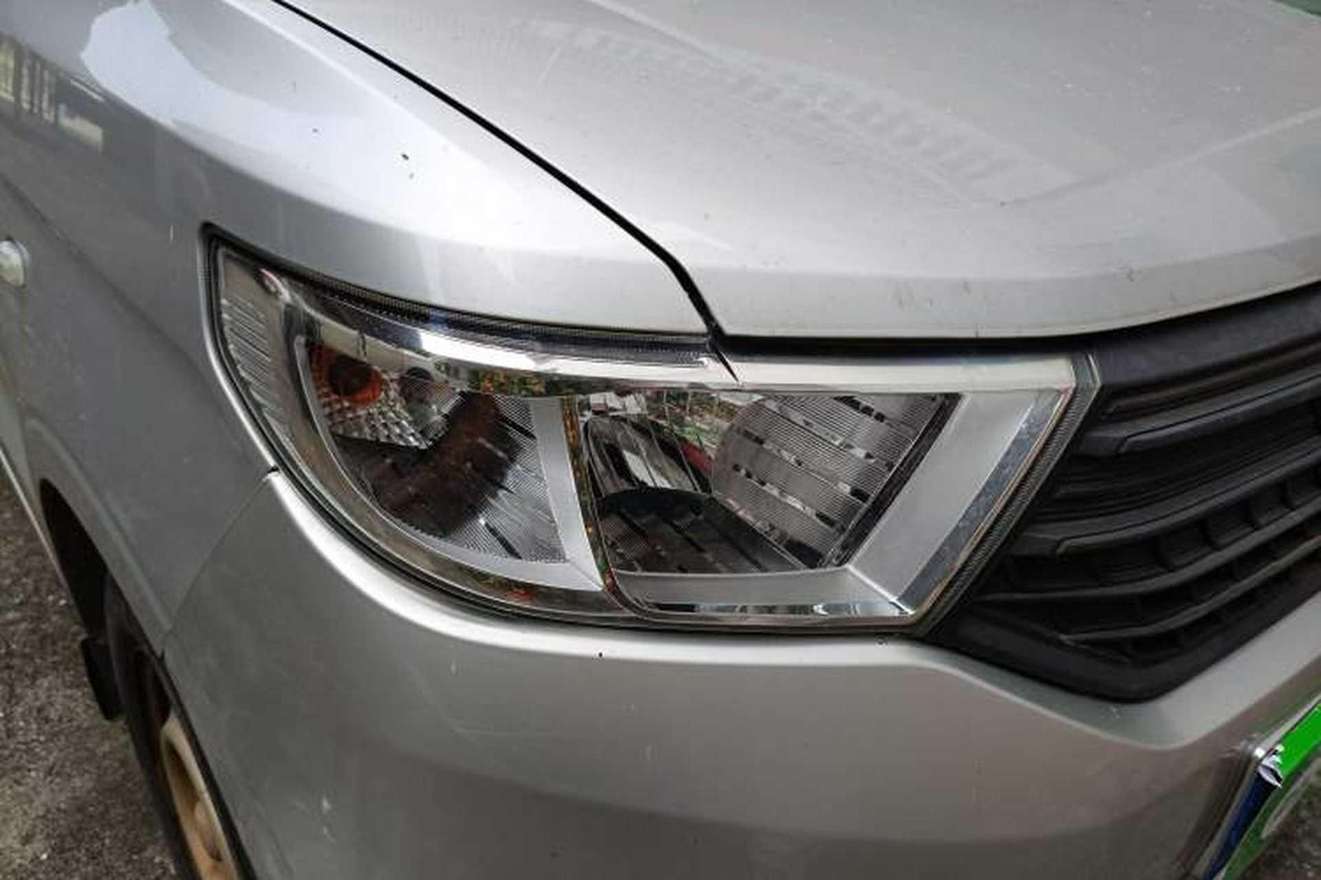 Used Wuling Hongguang V 2020 1.5L Commercial Vehicle China VI LAR Right Front Headlight