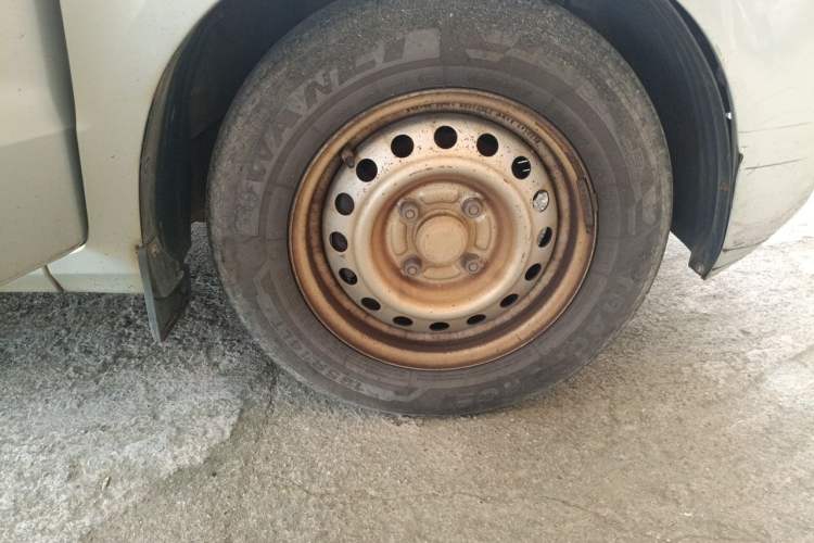 Used Wuling Hongguang V 2020 1.5L Commercial Vehicle China VI LAR Right Front Wheel Hub