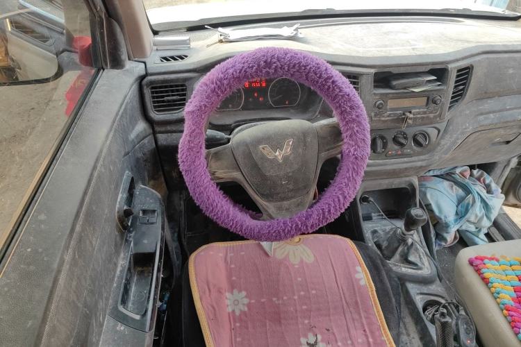 Used Wuling Hongguang V 2020 1.5L Commercial Vehicle China VI LAR Steering Wheel