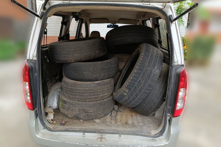 Used Wuling Hongguang V 2020 1.5L Commercial Vehicle China VI LAR Trunk