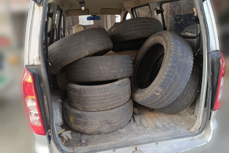 Used Wuling Hongguang V 2020 1.5L Commercial Vehicle China VI LAR Trunk