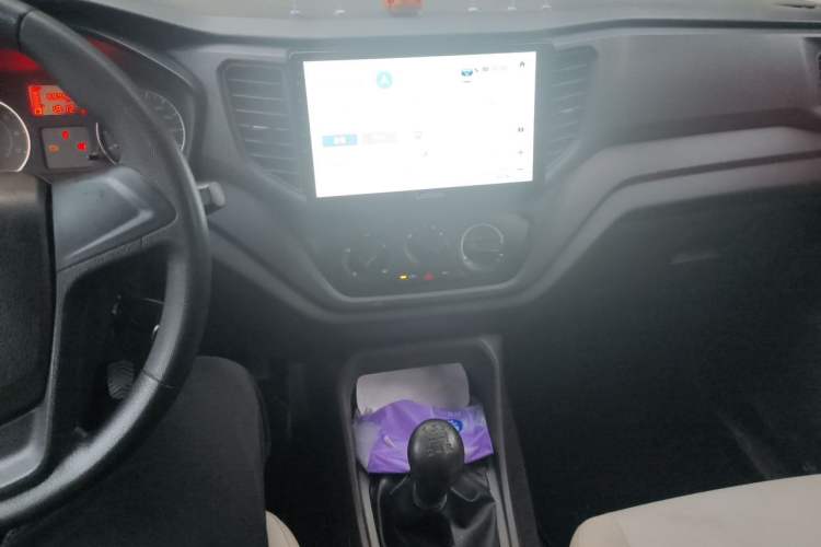 Used Wuling Hongguang V 2020 Model 1.2L Jingqu Edition China VI LSI Audio And AC Panel