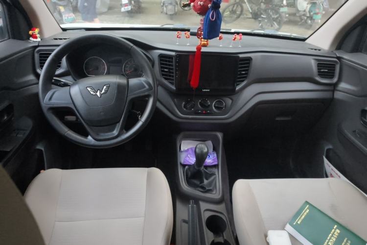 Used Wuling Hongguang V 2020 Model 1.2L Jingqu Edition China VI LSI Center Console