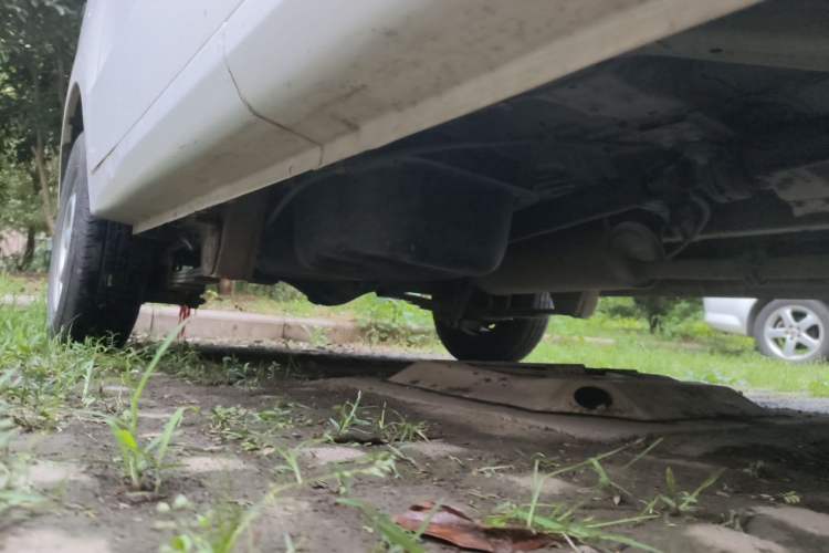 Used Wuling Hongguang V 2020 Model 1.2L Jingqu Edition China VI LSI Chassis Front Right