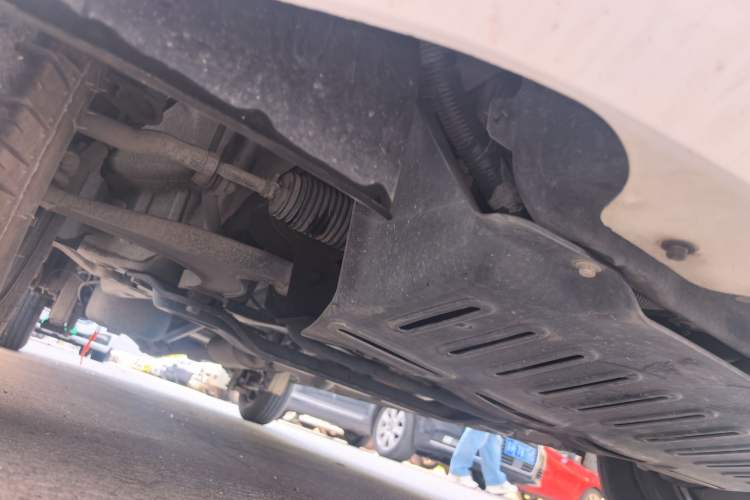 Used Wuling Hongguang V 2020 Model 1.2L Jingqu Edition China VI LSI Chassis Front Right