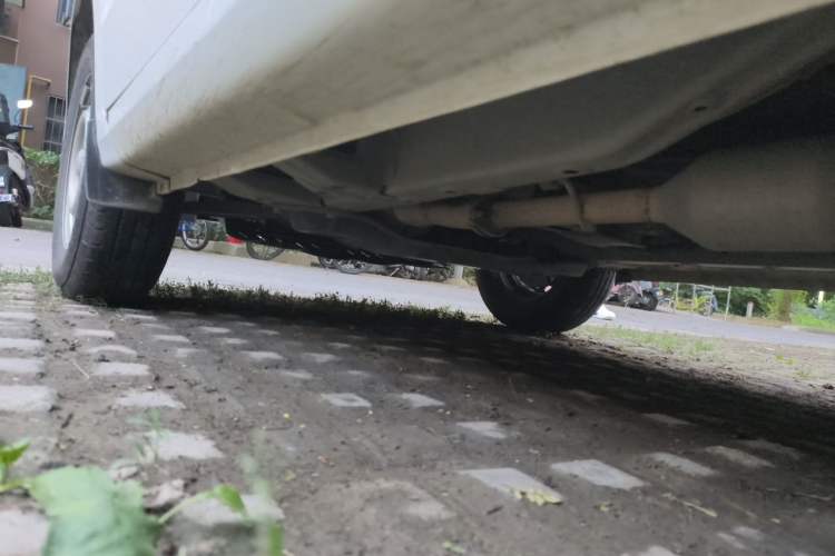 Used Wuling Hongguang V 2020 Model 1.2L Jingqu Edition China VI LSI Chassis Rear Left