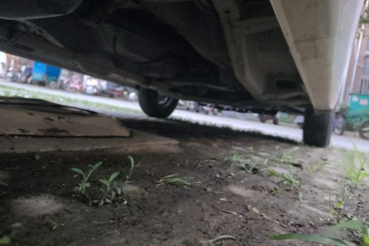 Used Wuling Hongguang V 2020 Model 1.2L Jingqu Edition China VI LSI Chassis Rear Right
